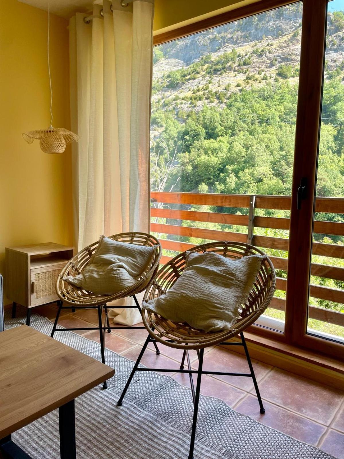 Snoe Apartamentos Escarrilla Exterior photo