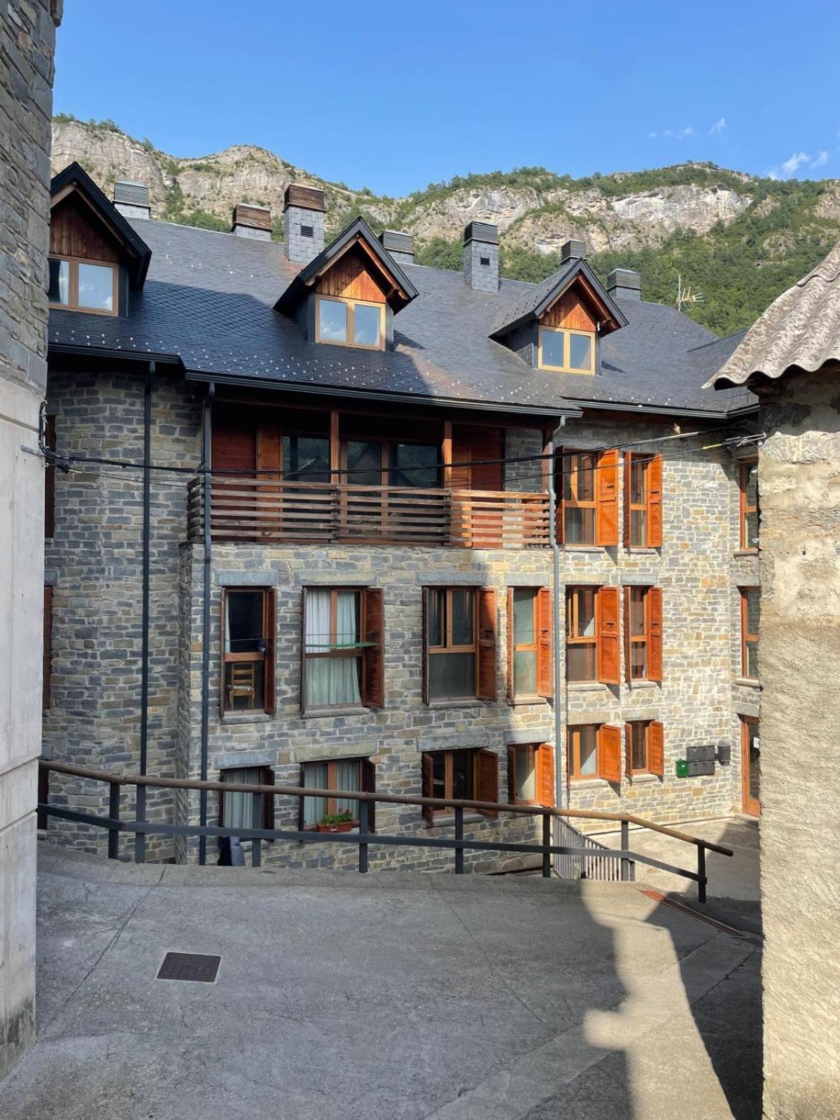 Snoe Apartamentos Escarrilla Exterior photo
